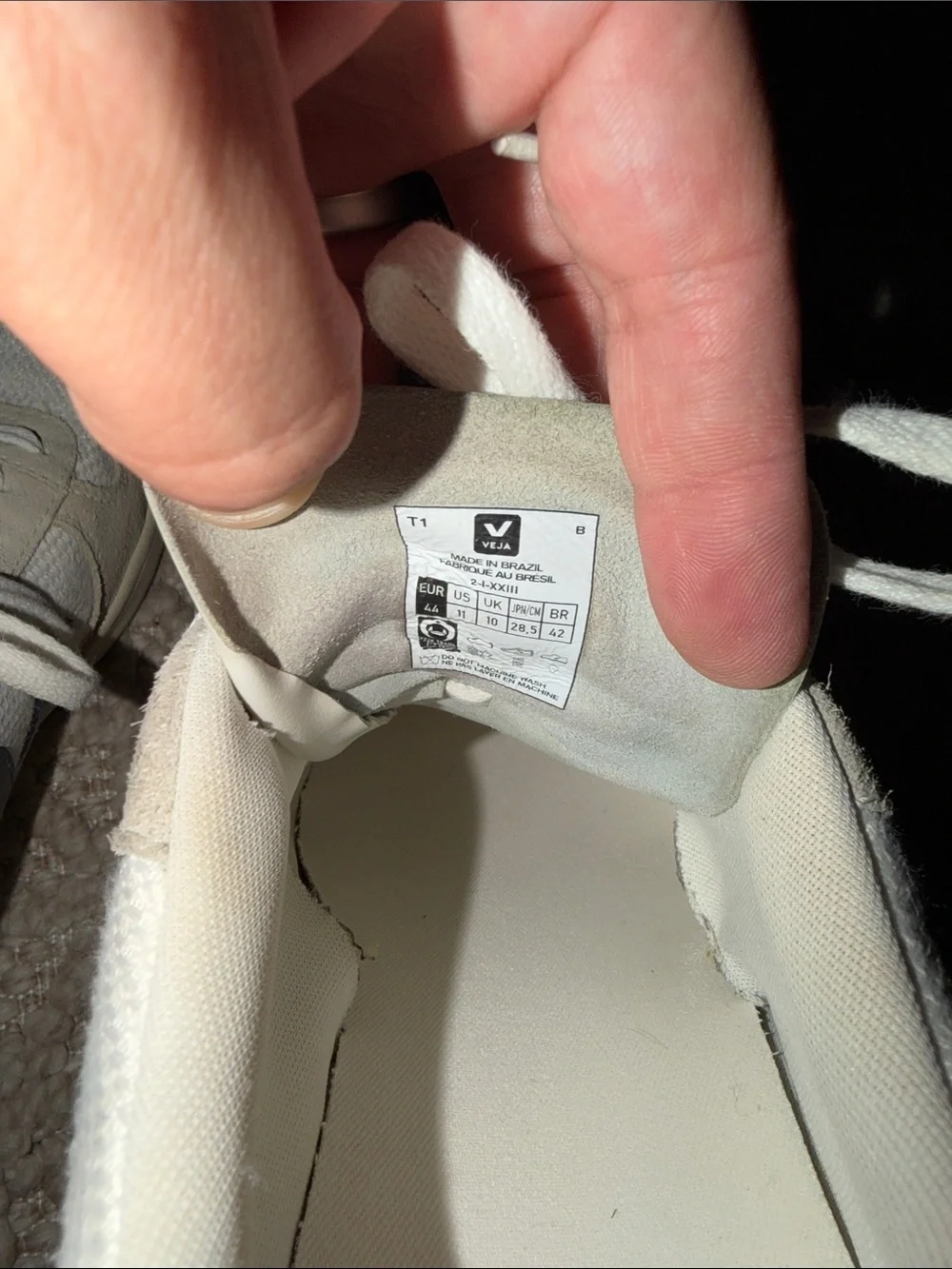 Veja low profile